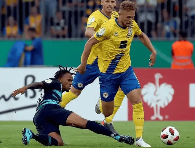 德乙保级生死战：不伦瑞克死磕杜塞多夫