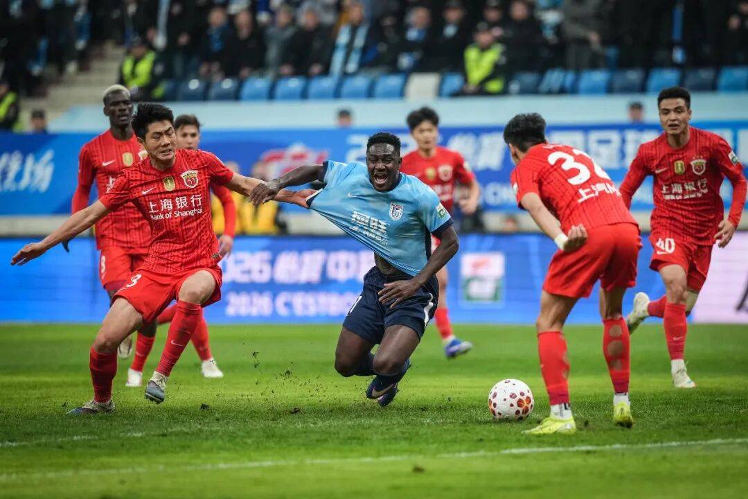 海港，拉响警报！